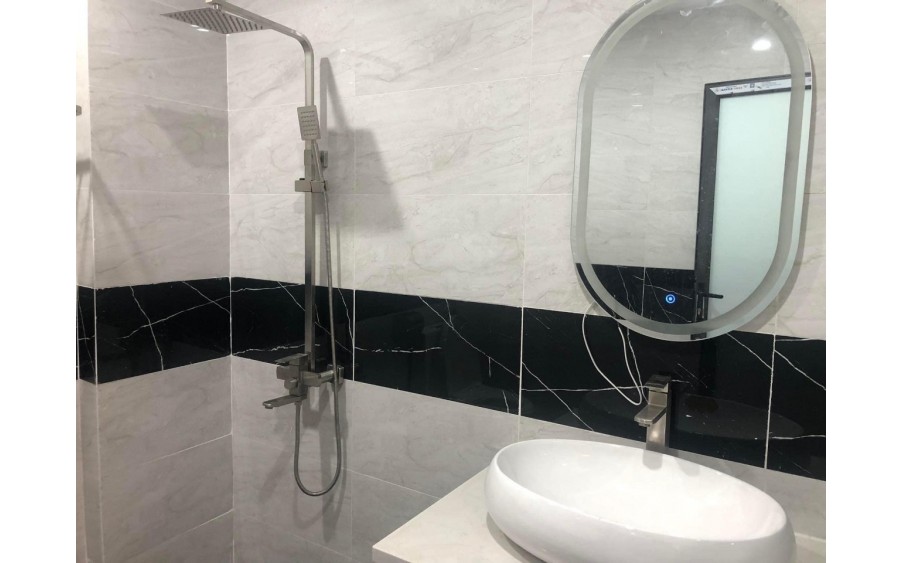 Cho thuê nhà nguyên căn tại ngõ 1395 Giải Phóng, 6 tâng, 35m2, 5P, giá 12.5 Triệu - ở, VP, KD đỉnh